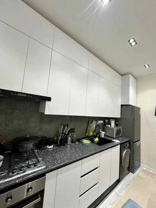 Срочно ПРОДАМ 3х комн 1 этаж метро Бадамзар, ЗооПарк.8*
