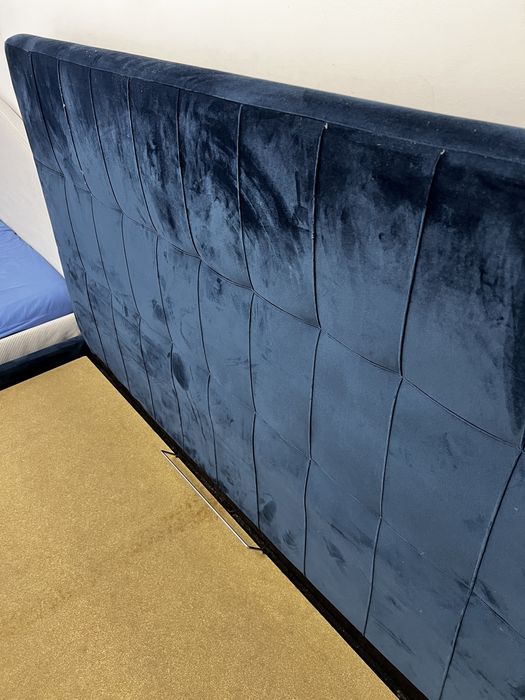 Vand pat din catifea albastra 160x200