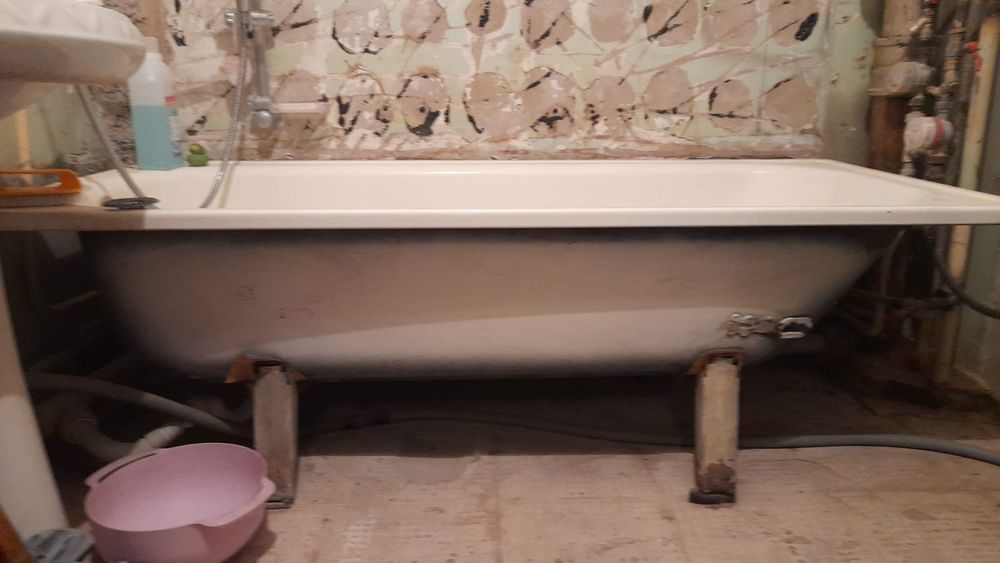 Ванна эмалированнач в очень хорошем состоянии