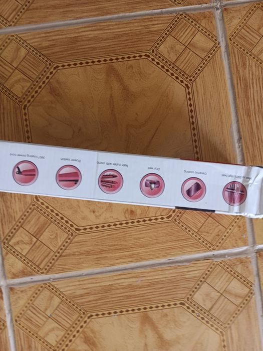 Placa pentru întins parul și dacă vrei are de încrețit!