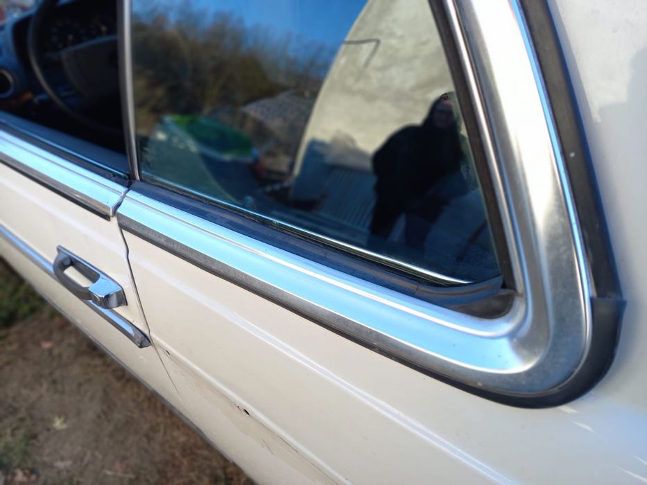 Mercedes w123 coupe 230c