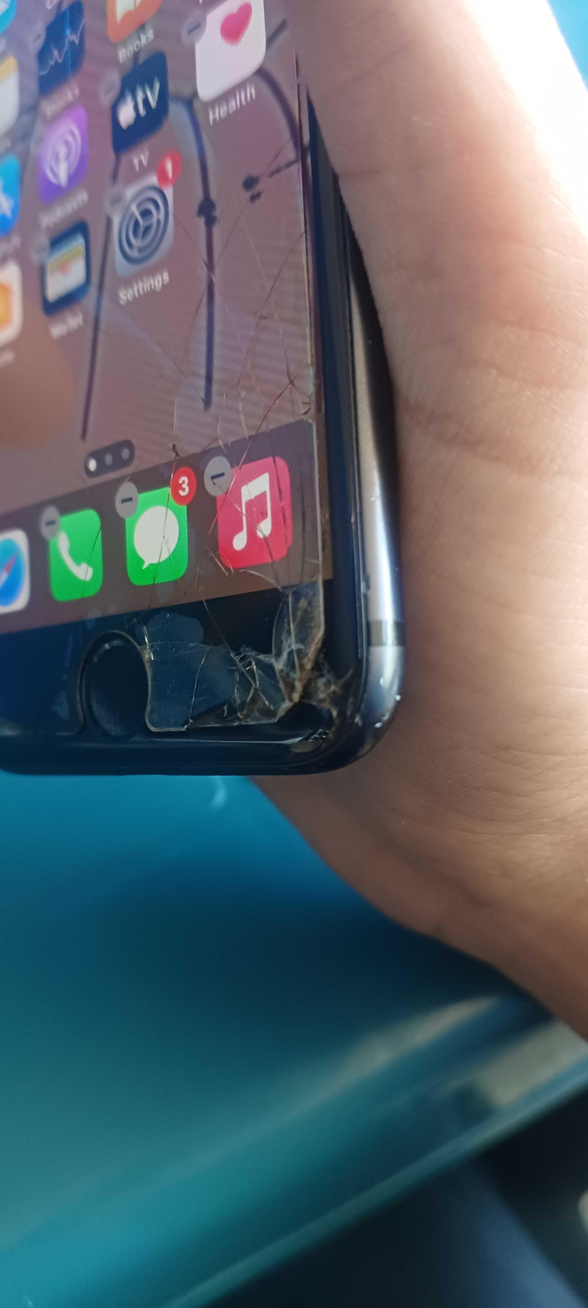 Продавам iphone 7
