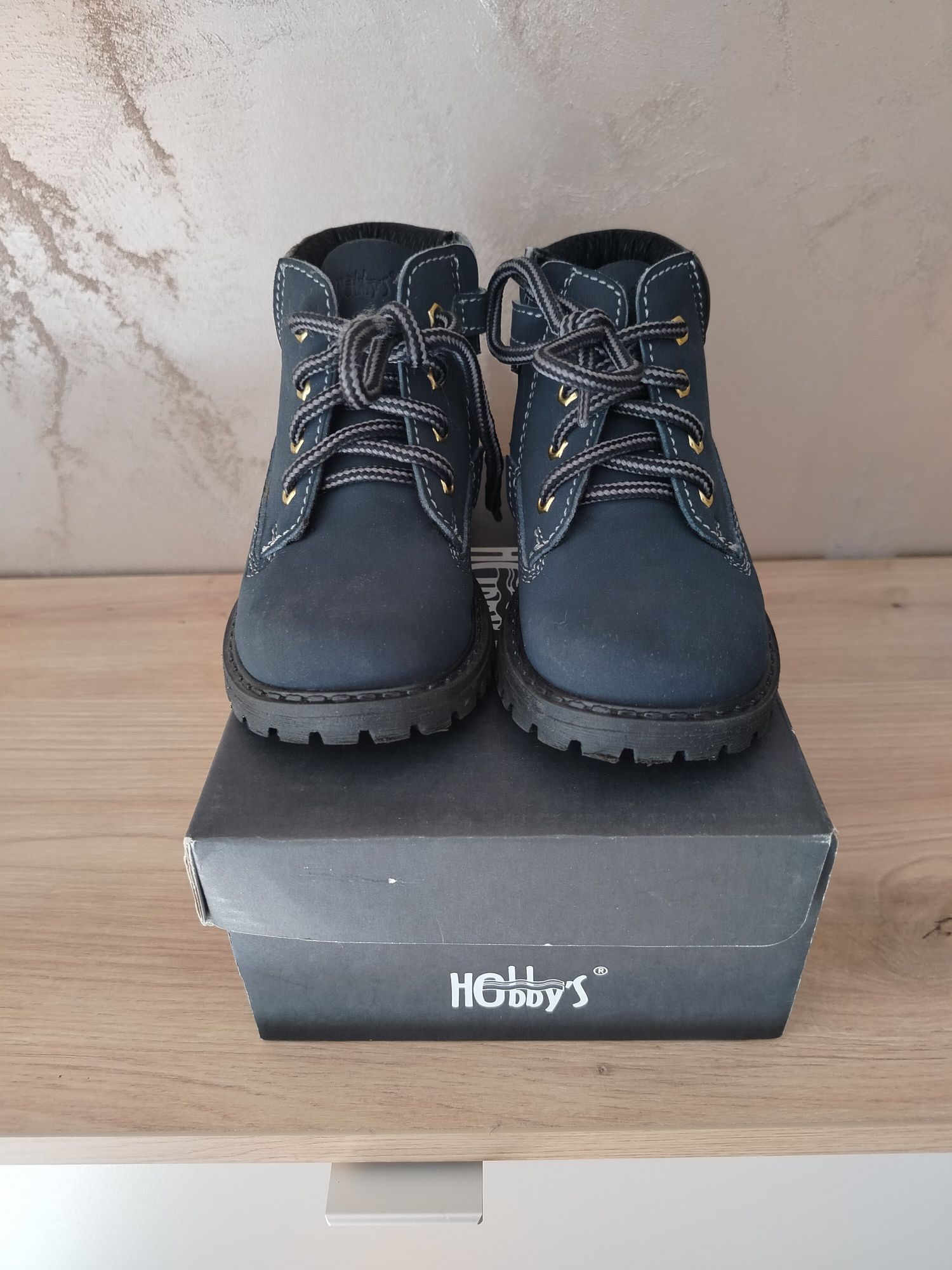 Чисто нови боти Hobby's 24 номер