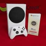 ( B31514.1/ Ag28 Doi Baieti ) Consola Xbox Series S / Garantie 2 ani !