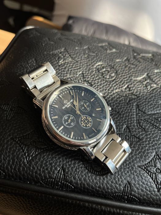 Patek Philippe сағаты.