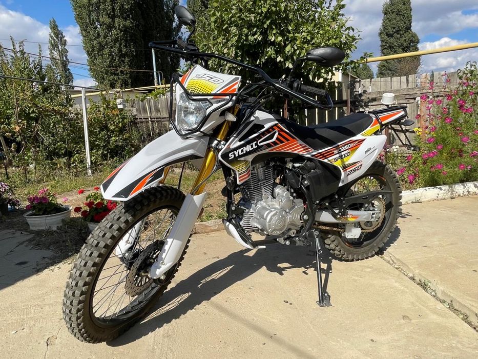 Мотоцикл 250 куб с хорошей состояний