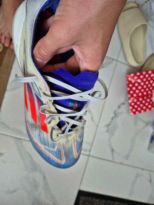 Ghete de fotbal profesionale adidas f50