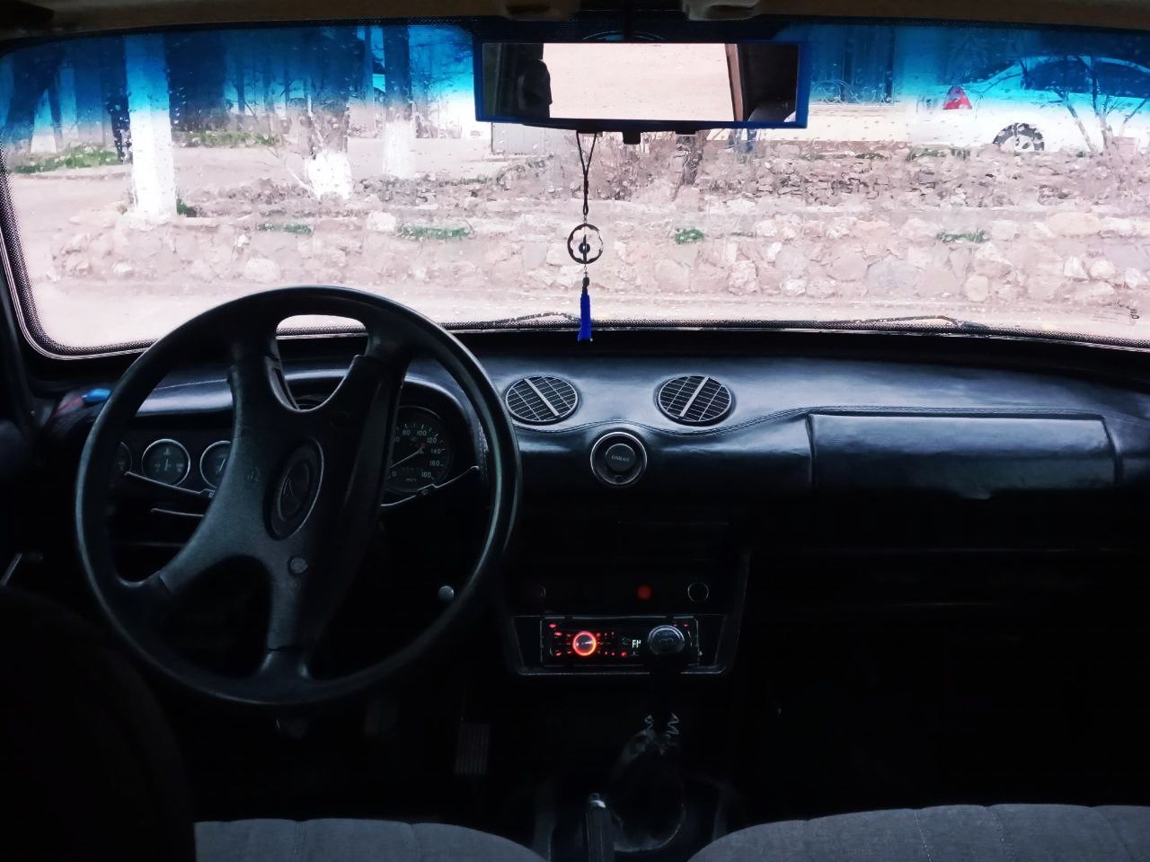Vaz 2106 сотилади