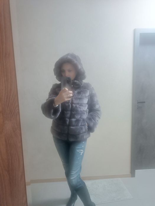 Намаление! Късо палто с качулка от естествен косъм