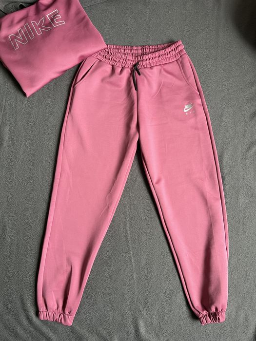 Дамски спортен екип Nike, размер М/L