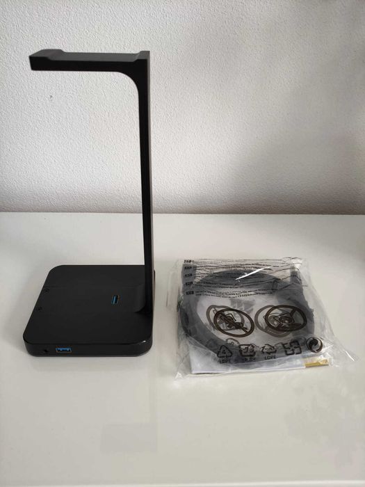 Stand casti gaming cu placa de sunet Corsair ST100 RGB, USB, Negru