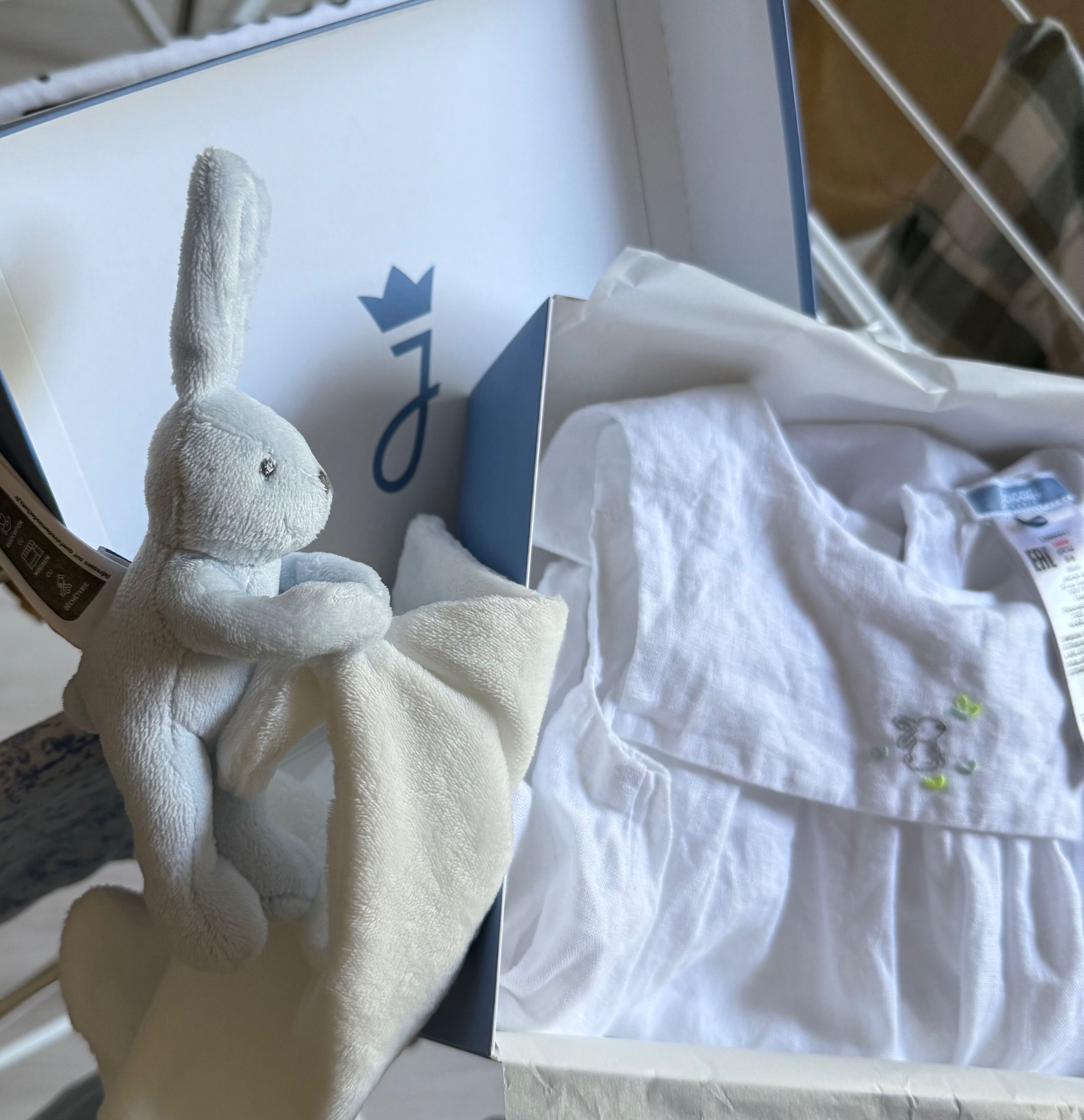 Боди бяло + играчка JACADI PARIS 67см