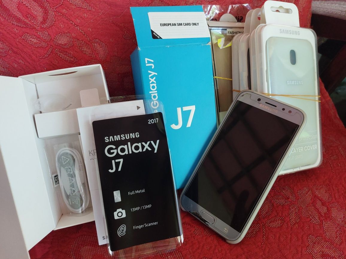 1 buc Tel Samsung J7 2017 SPART si 7 huse folosite