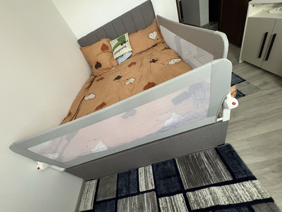 Vand pat tapitat 140 cm cu saltea noi.