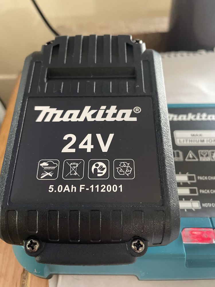 Винтоверт нов Макита с 2 батерии и зарядно