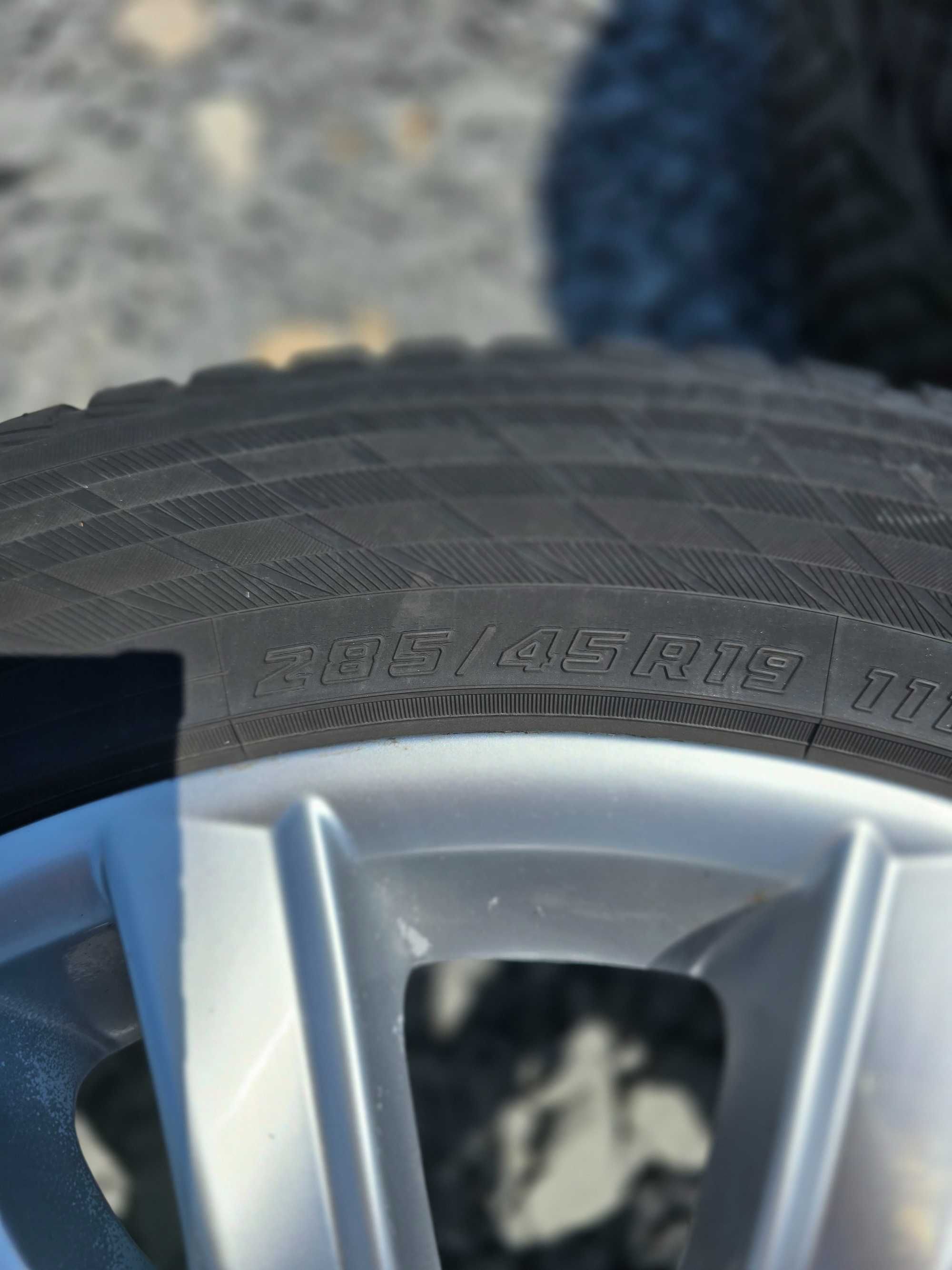 BMW 5x120/19" Оригинални алуминиеви джанти с гуми