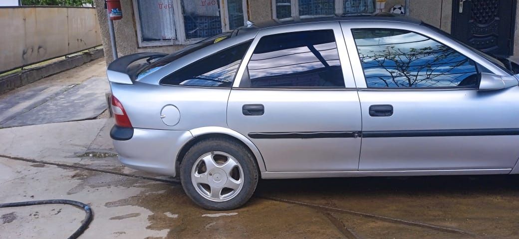 Продаю автомобиль Opel Vectra B