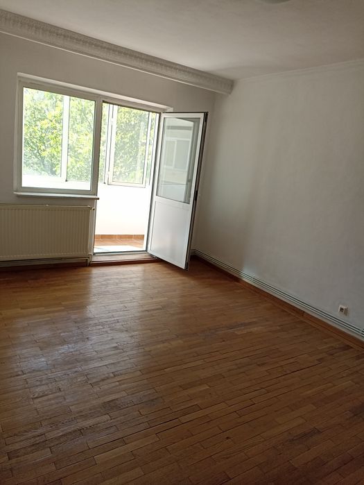 Proprietar vând apartament 3i camere  Pitești