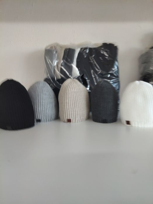 зимни шапки на едро