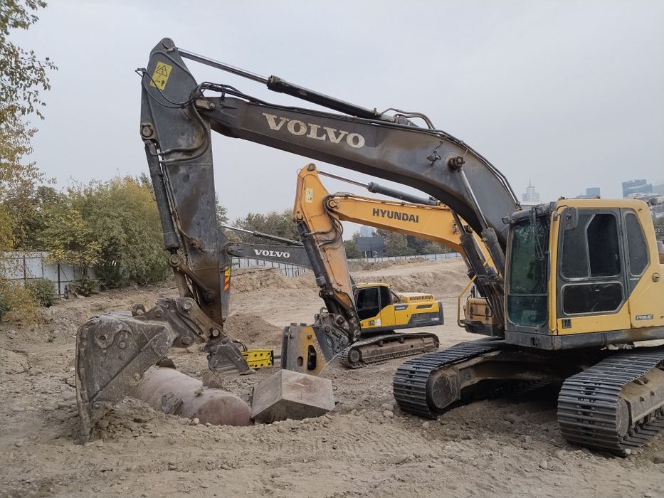 Экскватор 520 талик 3 м3 лик корейский