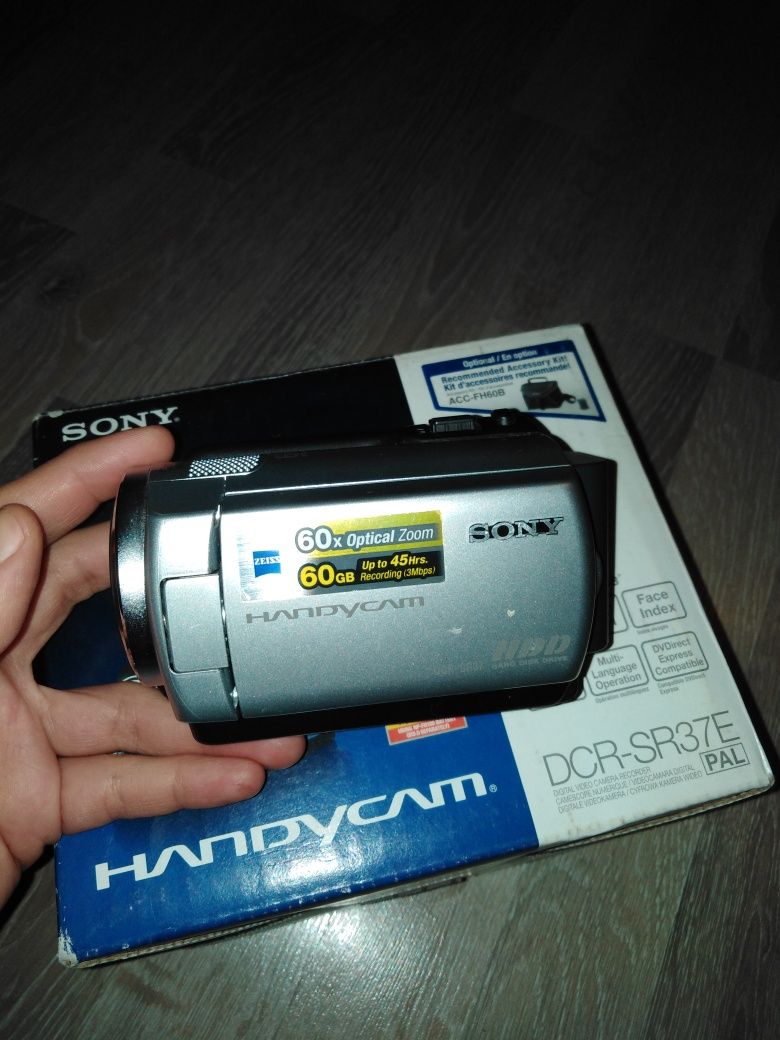 Видеокамера SONY handycam DCR-SR37E HDD 60GB