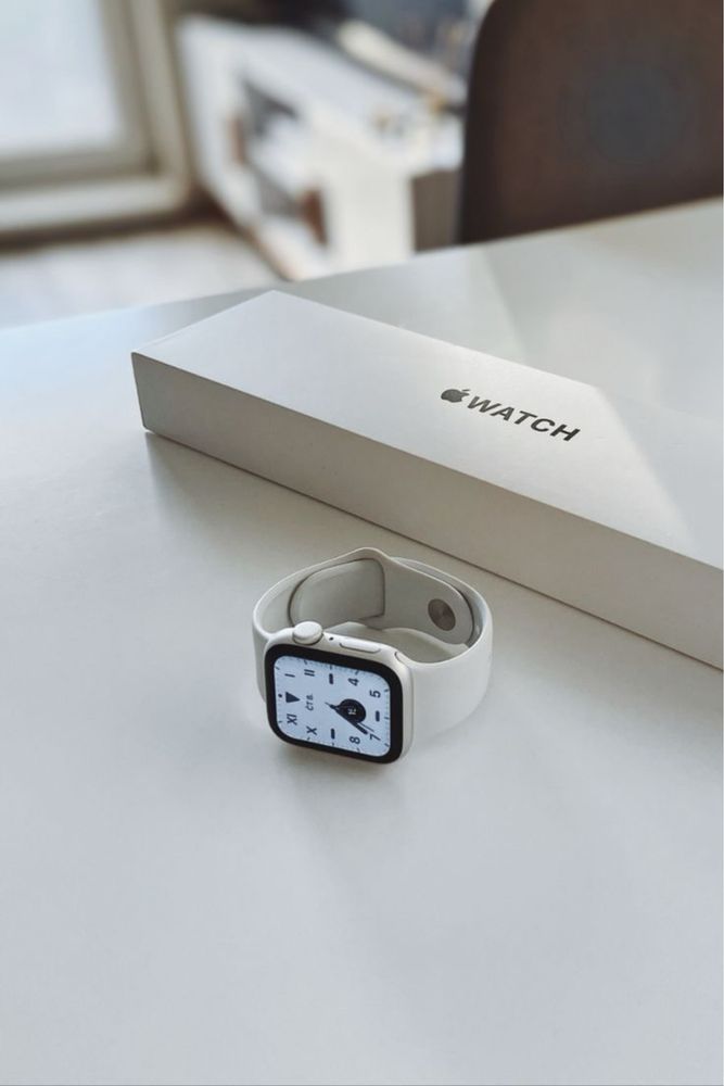 Apple watch white 8 41