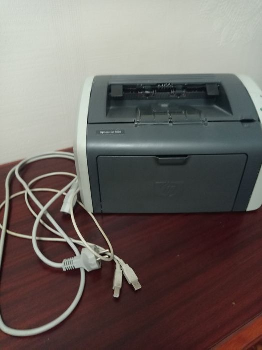 Продается принтер HP1010