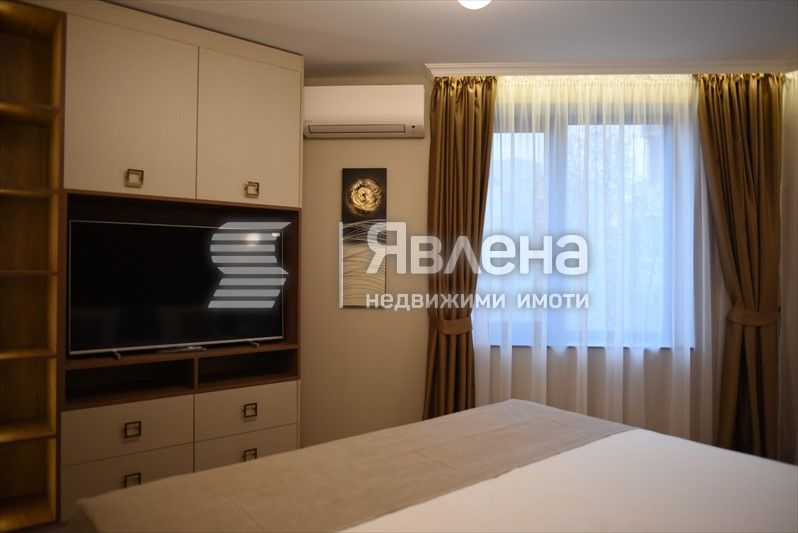 Луксозен тристаен апартамент