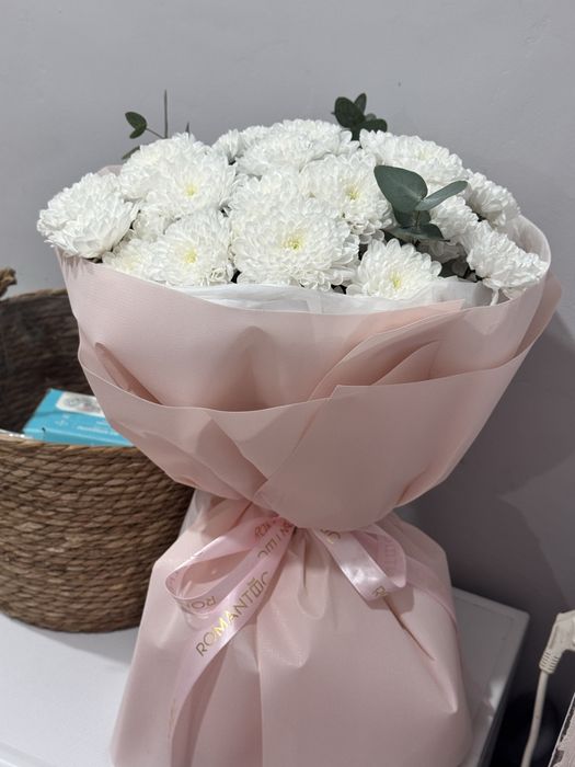 Цветы /букет /Белые хризантемы