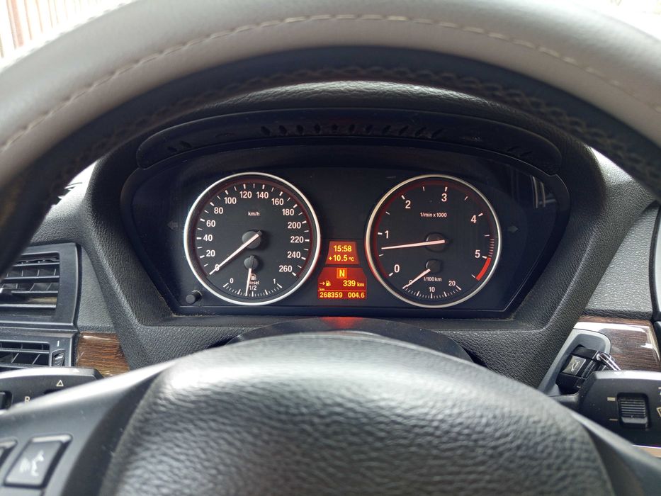 Vând autoturism BMW x5 xDrive30d