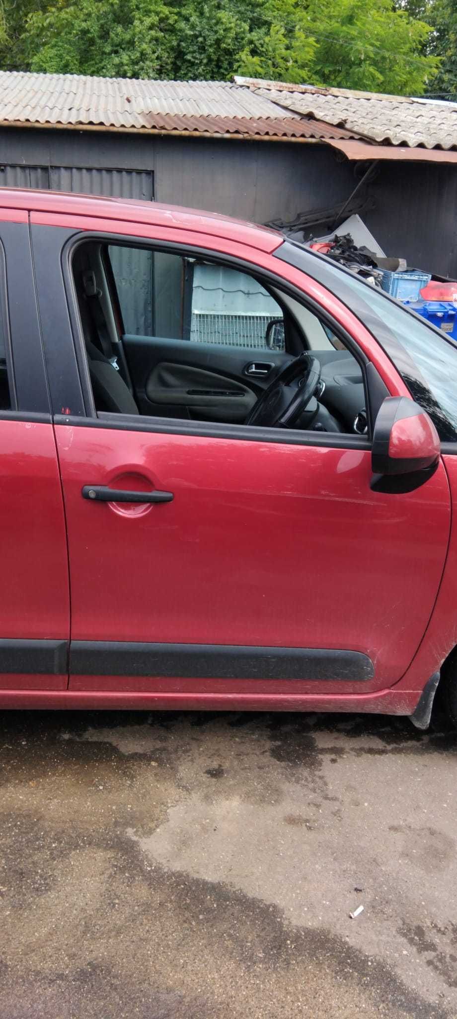 Dezmembrez Citroen C3 Picasso, 1.6 HDI Euro 5, an 2011