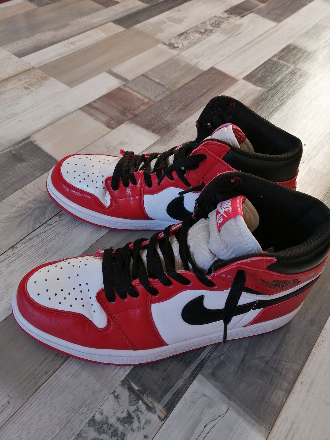 Air Jordan 1 Retro University Red