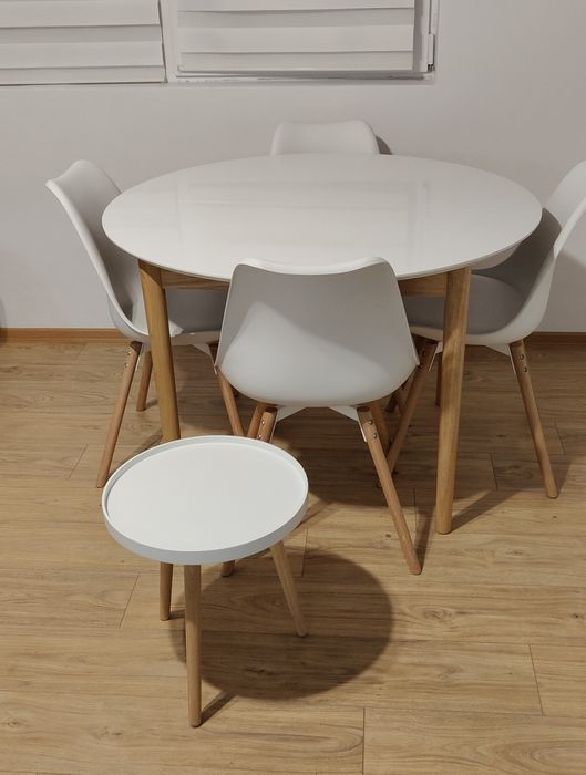 Комплект трапезна маса+4 стола + малка масичка за хол