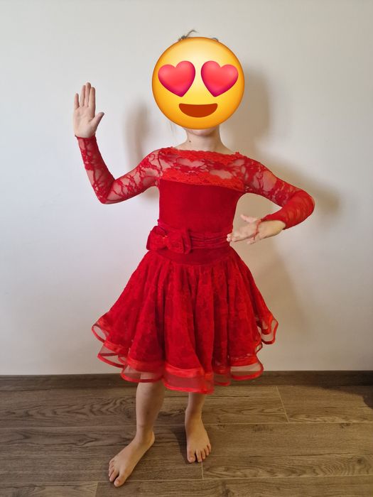 Детска рокля за спортни танци или друг официален повод- 4- 5 години