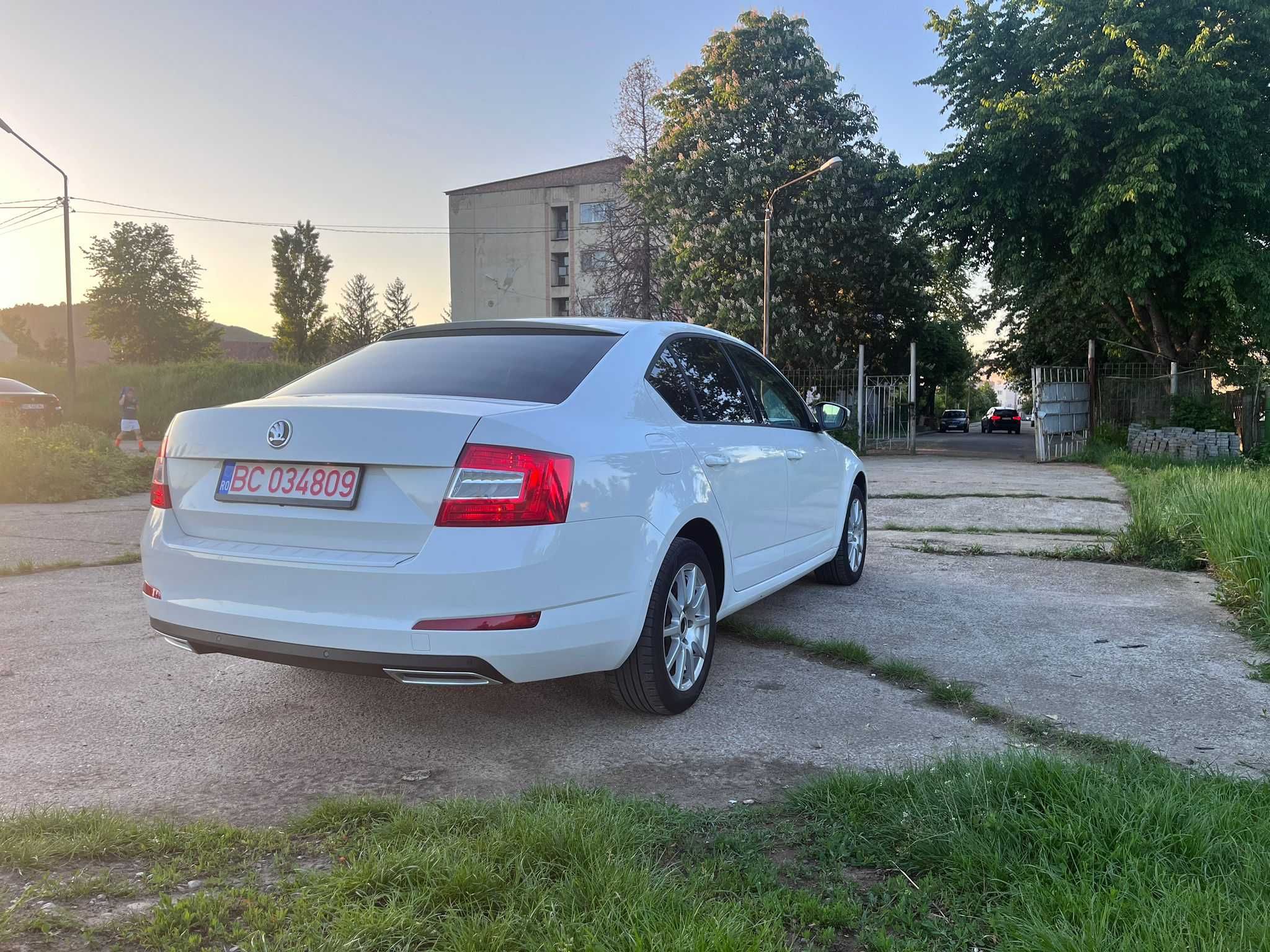 Skoda Octavia an 2014, 180000 km, motor 1,2 TSI, benzină