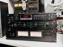 Linie de colecție PHILIPS-bloc putere-preamplificator-tuner,vu-metre