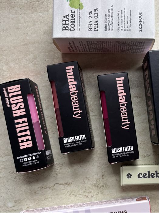 Huda Beauty Течен Руж