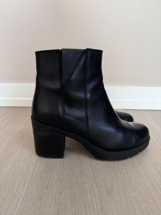 Продам кожаные сапоги Vagabond