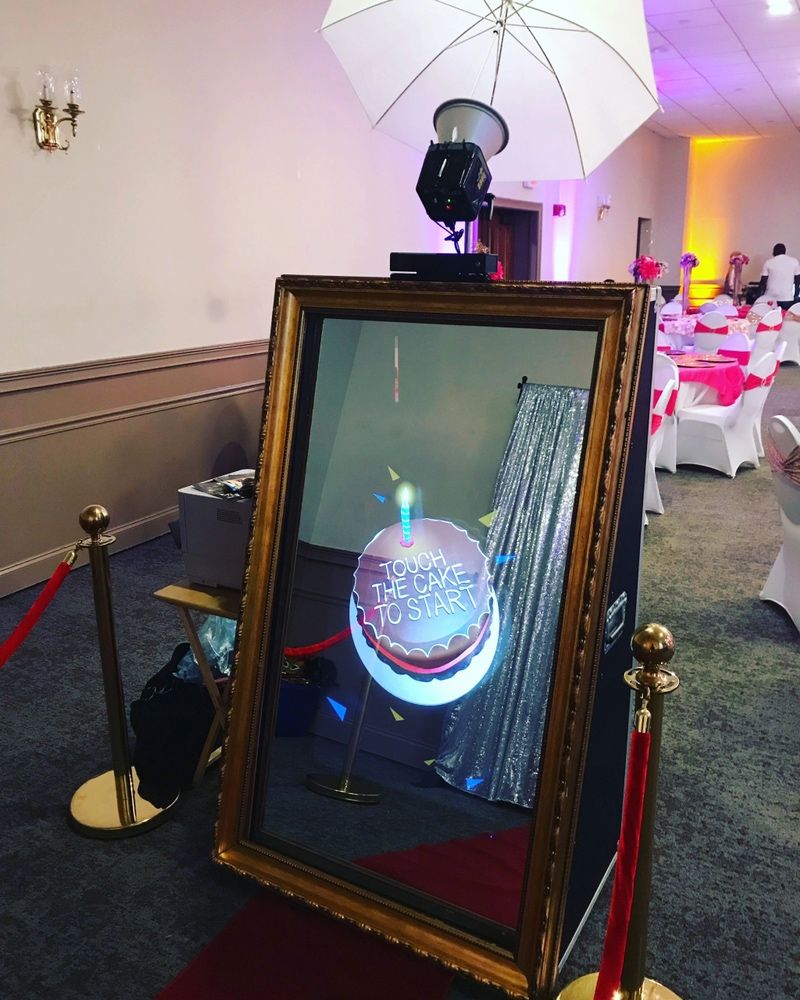 Photoboothoglinda magica magic mirror fumbaloane,confetti și artificii