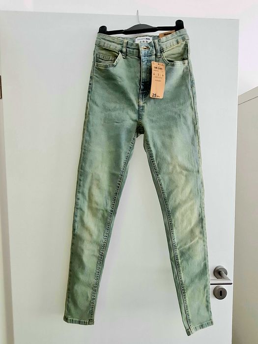 Blugi skinny noi cu etichetă XS Terranova