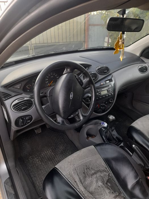 Vând Ford focus, model Ghia stare foarte bună,  fără rugina
