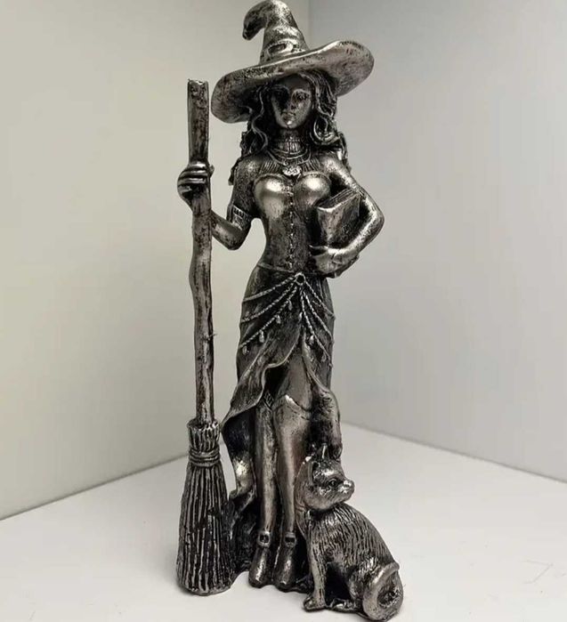 Нова фигура на вещица, Баба яга