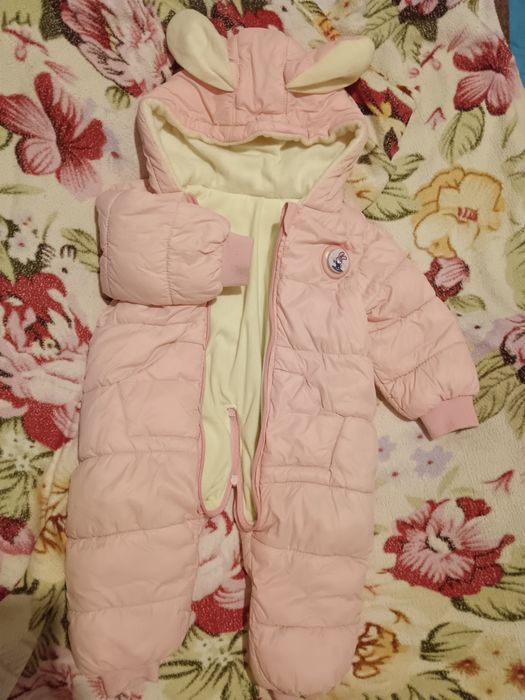 Отдам тёплый комбинезон с рождения до 6 мес.