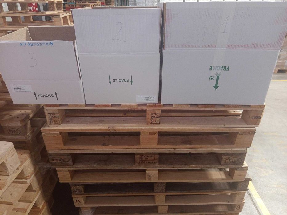 Пет пластови картонени кашони