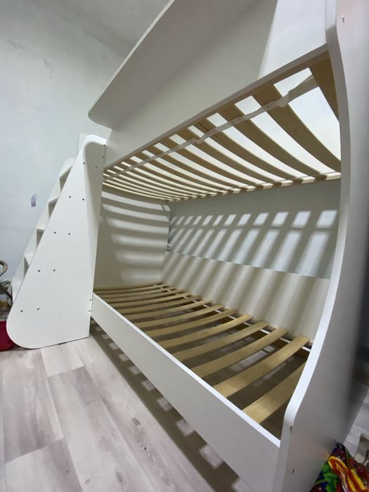 Двухъярусная кровать детская продам срочно