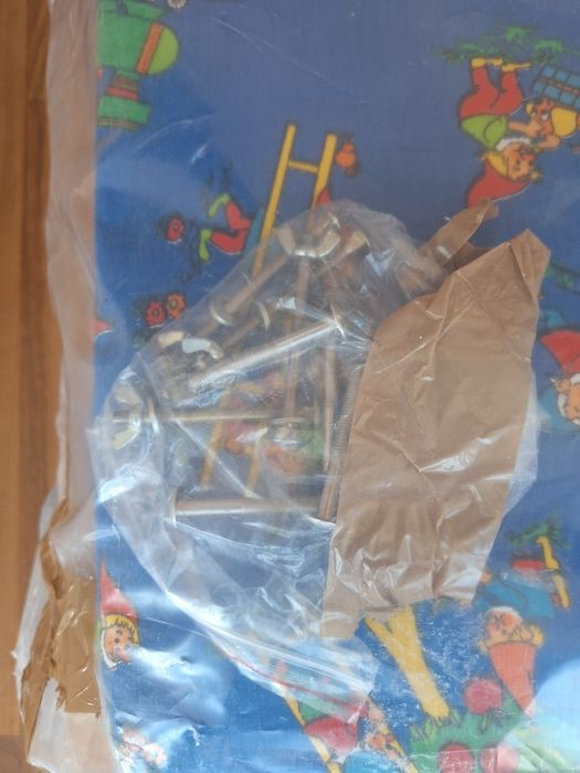 De vânzare pătuț pt copil!