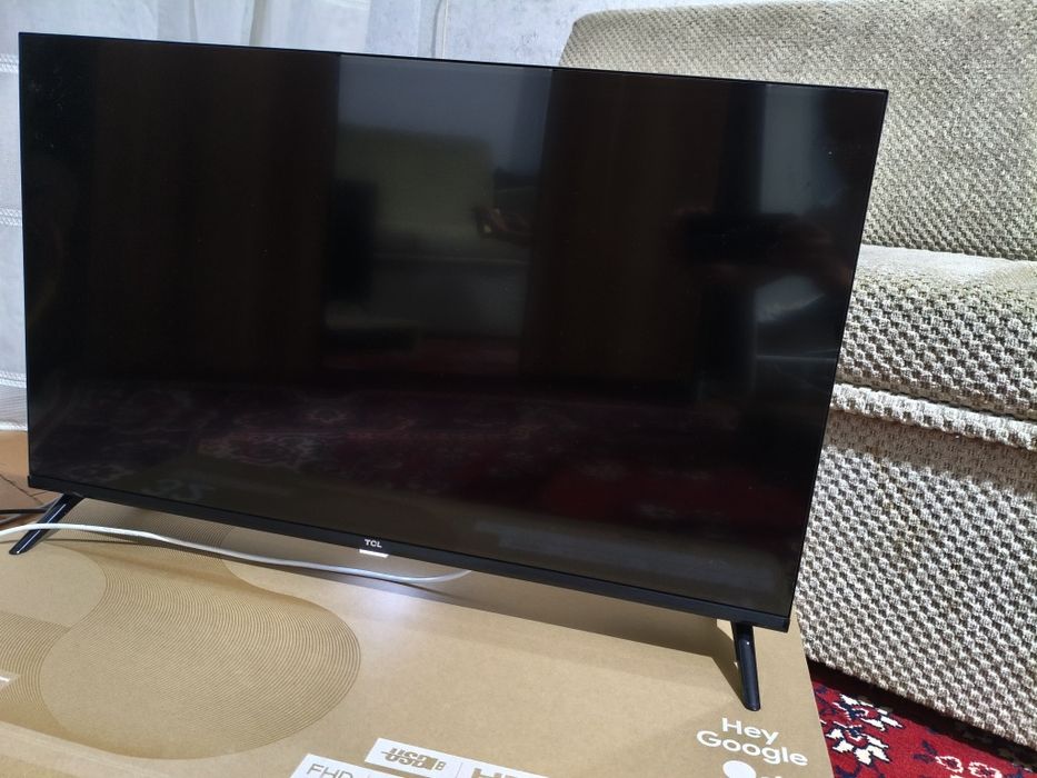 Продам телевизор новый .