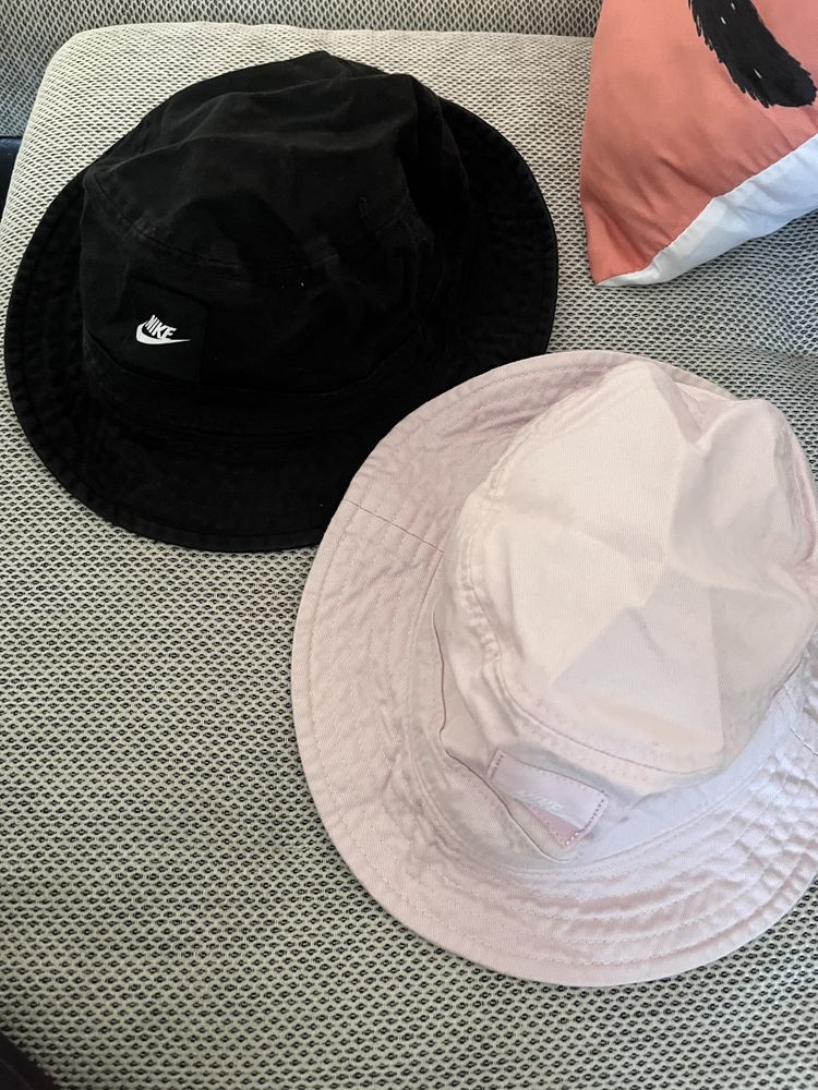 Шапки шапка Nike черна и розова идиотка