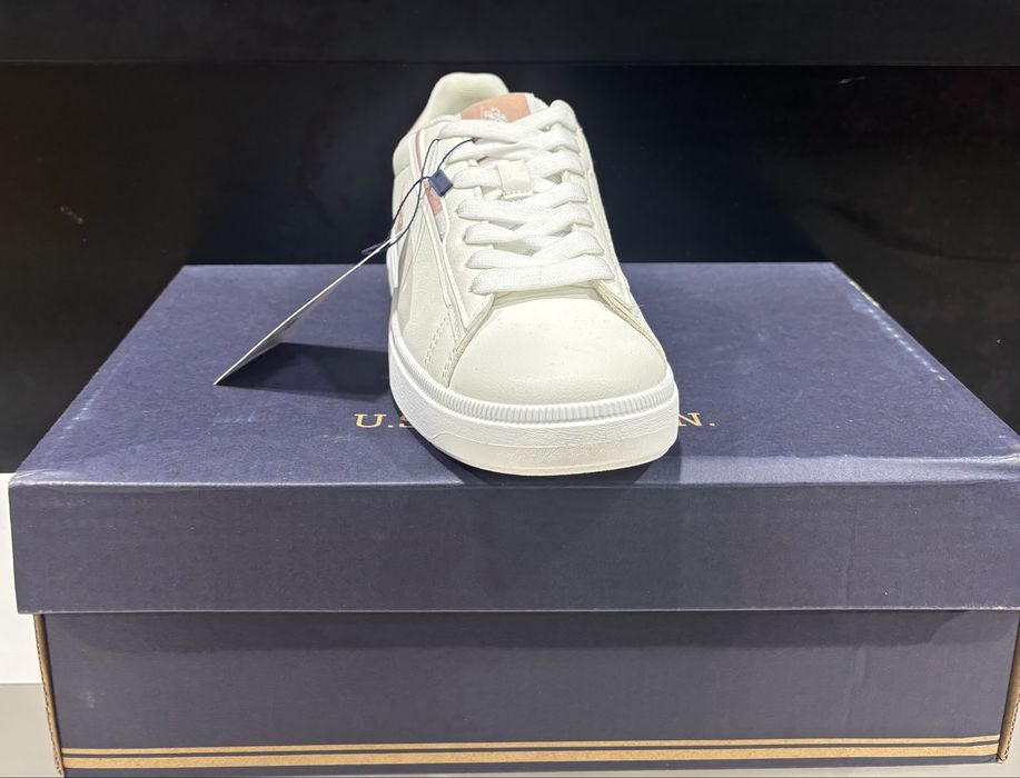 Adidasi U.S Polo Assn noi in cutie