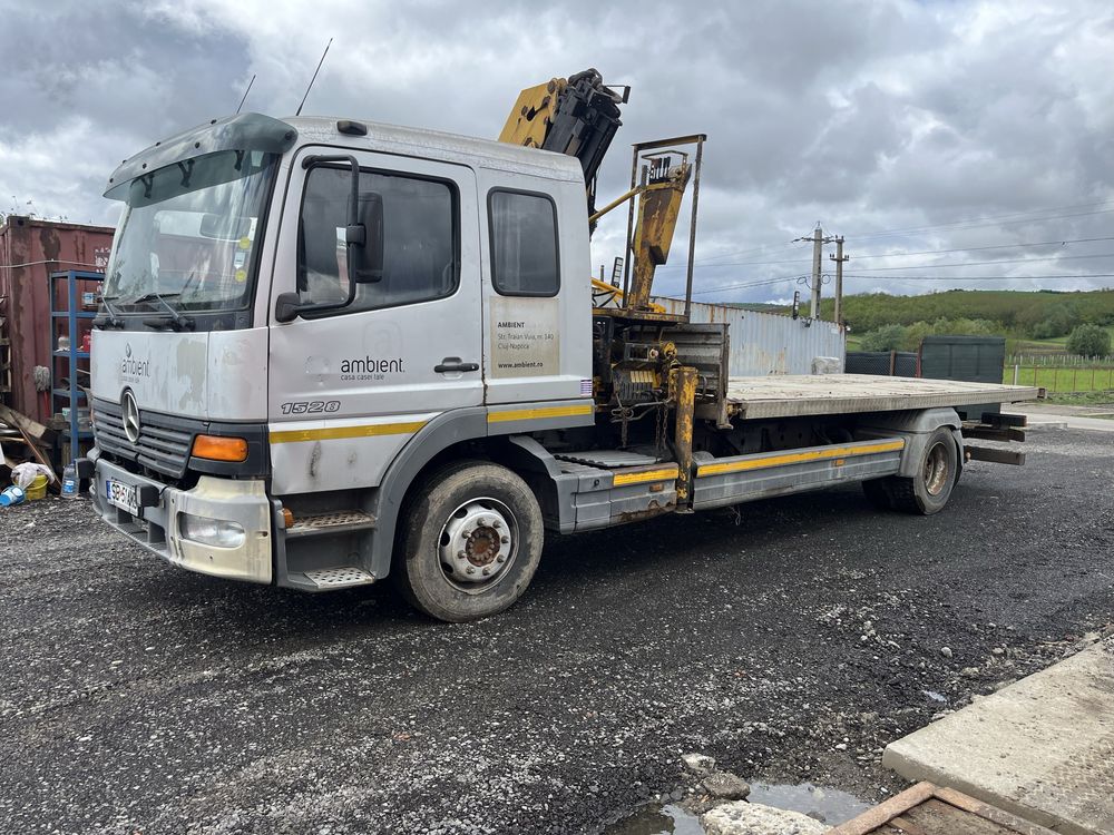 Autoplatforma-platforma utilaje cu macara Mercedes Atego 1528